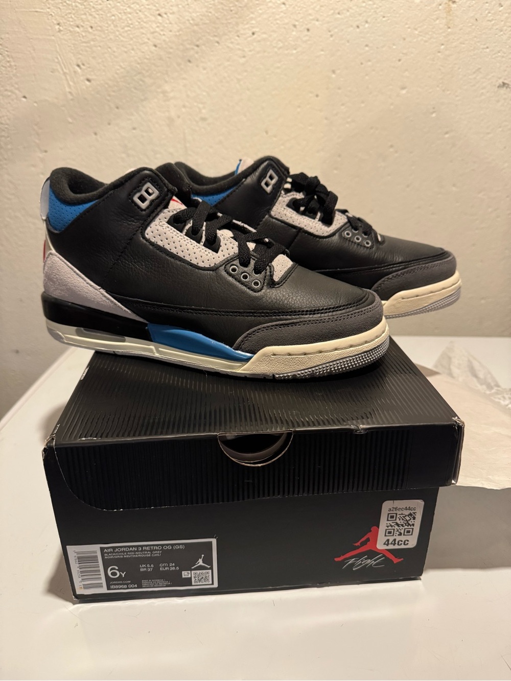 Jordan Kids Black, Blue & White Retro 3 Sneakers